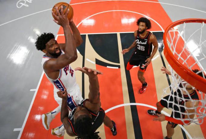 Με... διπλό Εμπίιντ οι Σίξερς πέρασαν από το Ντιτρόιτ!